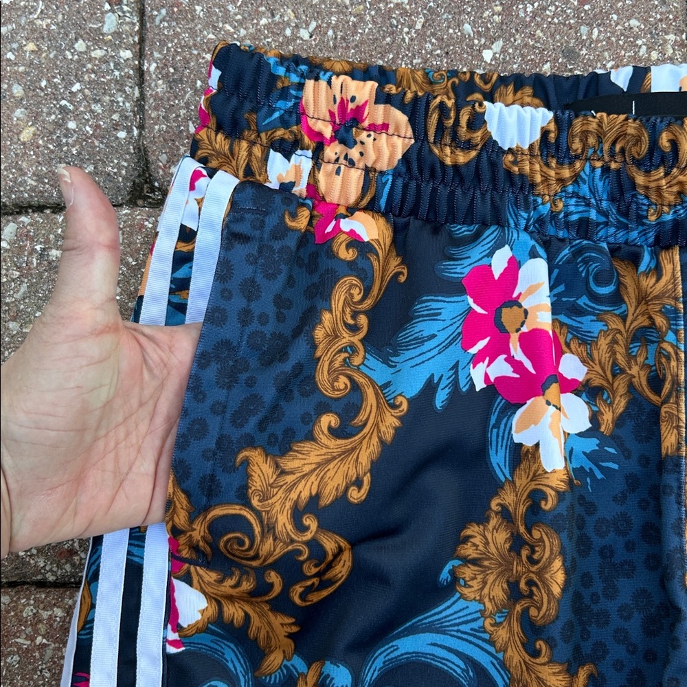 NWOT - ADIDAS X HER STUDIO LONDON Floral Athletic Shorts - Picture 7 of 9
